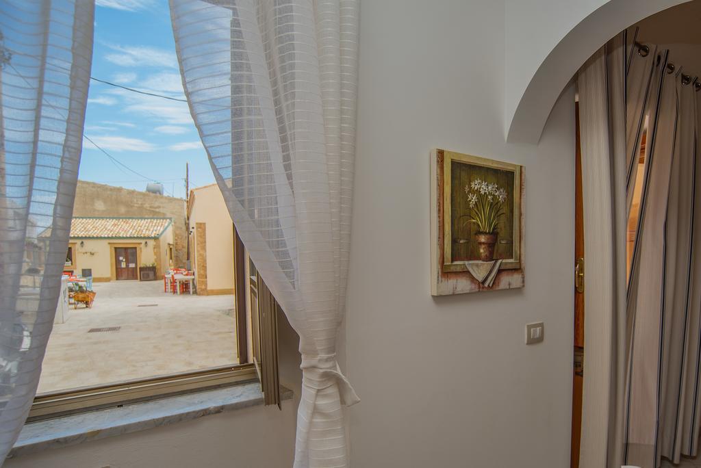 Un Affaccio Sul Borgo Apartment มาร์ซาเมมี ภายนอก รูปภาพ
